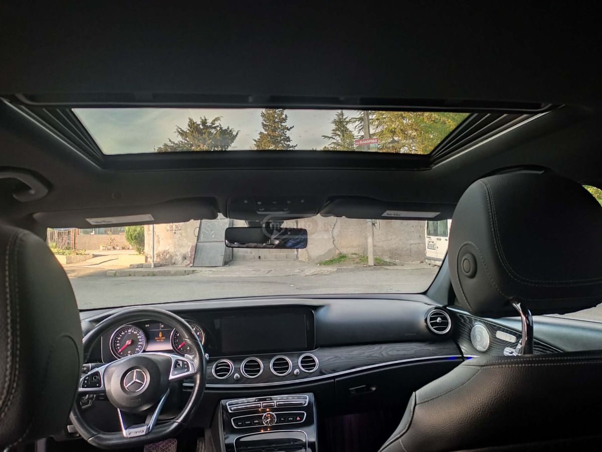 Mercedes-Benz E 300 - фото 9