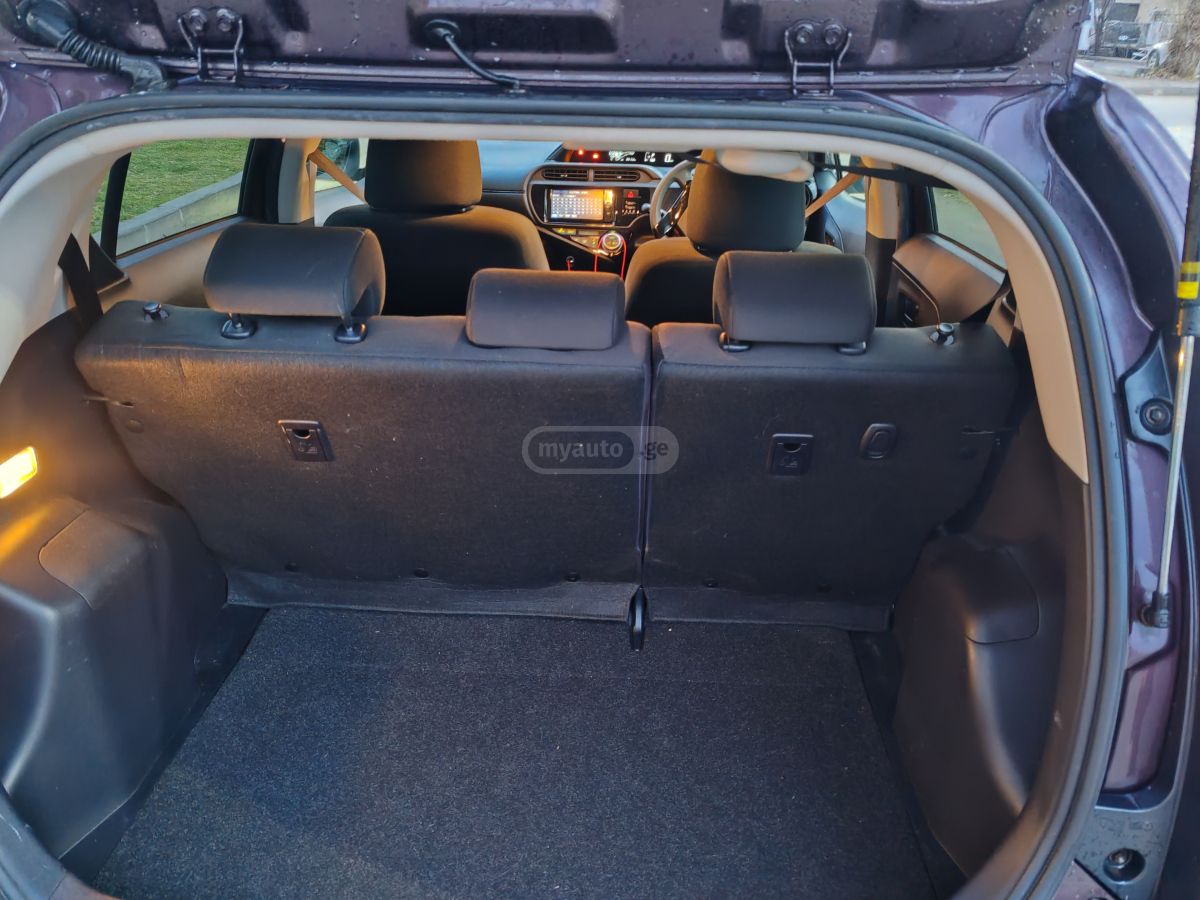 Toyota Aqua - фото 10