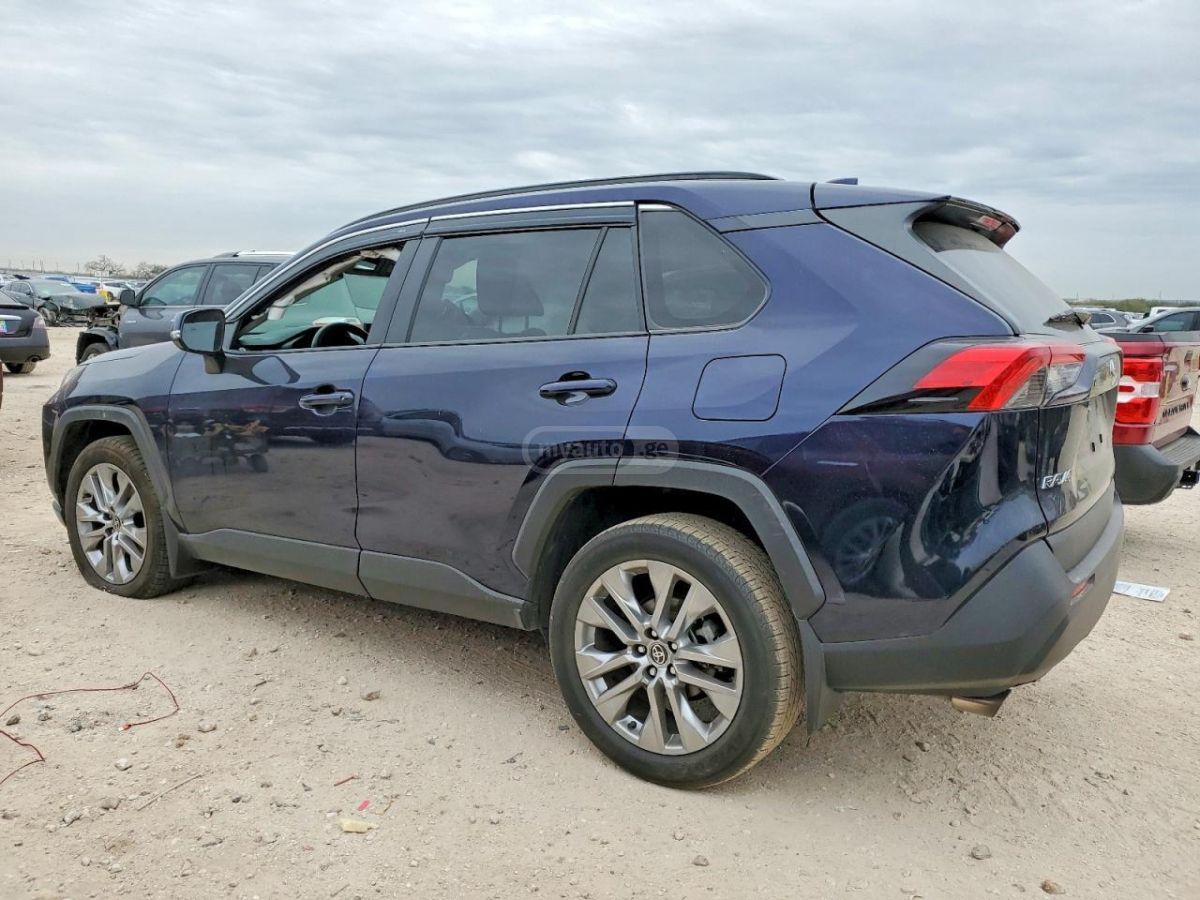 Toyota RAV 4 - фото 2