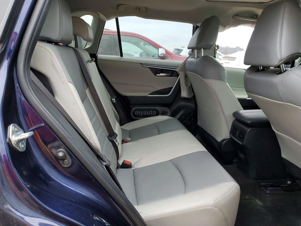 Toyota RAV 4 - фото 8