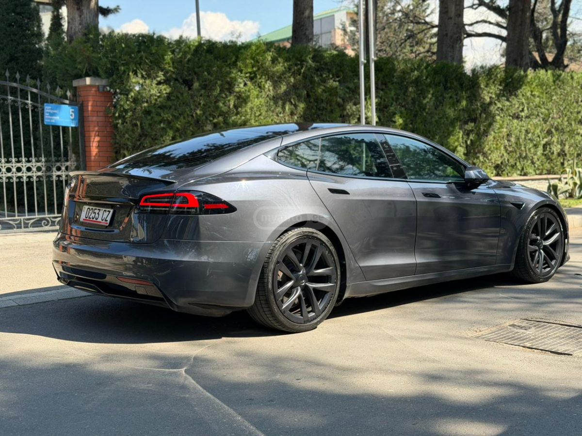 Tesla Model S - фото 10