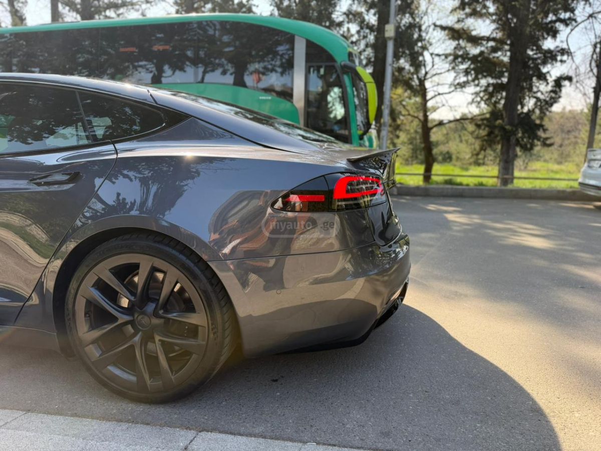 Tesla Model S - фото 13