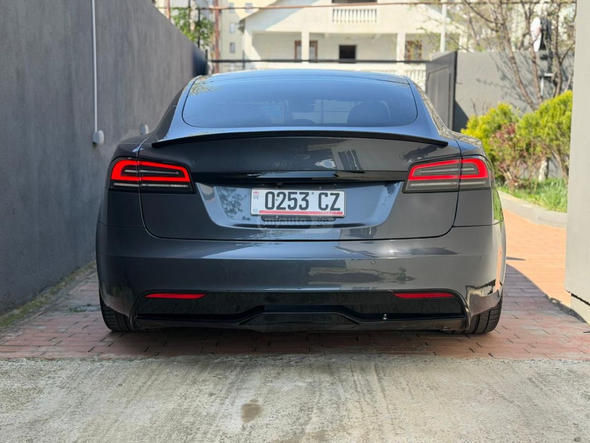 Tesla Model S - фото 4