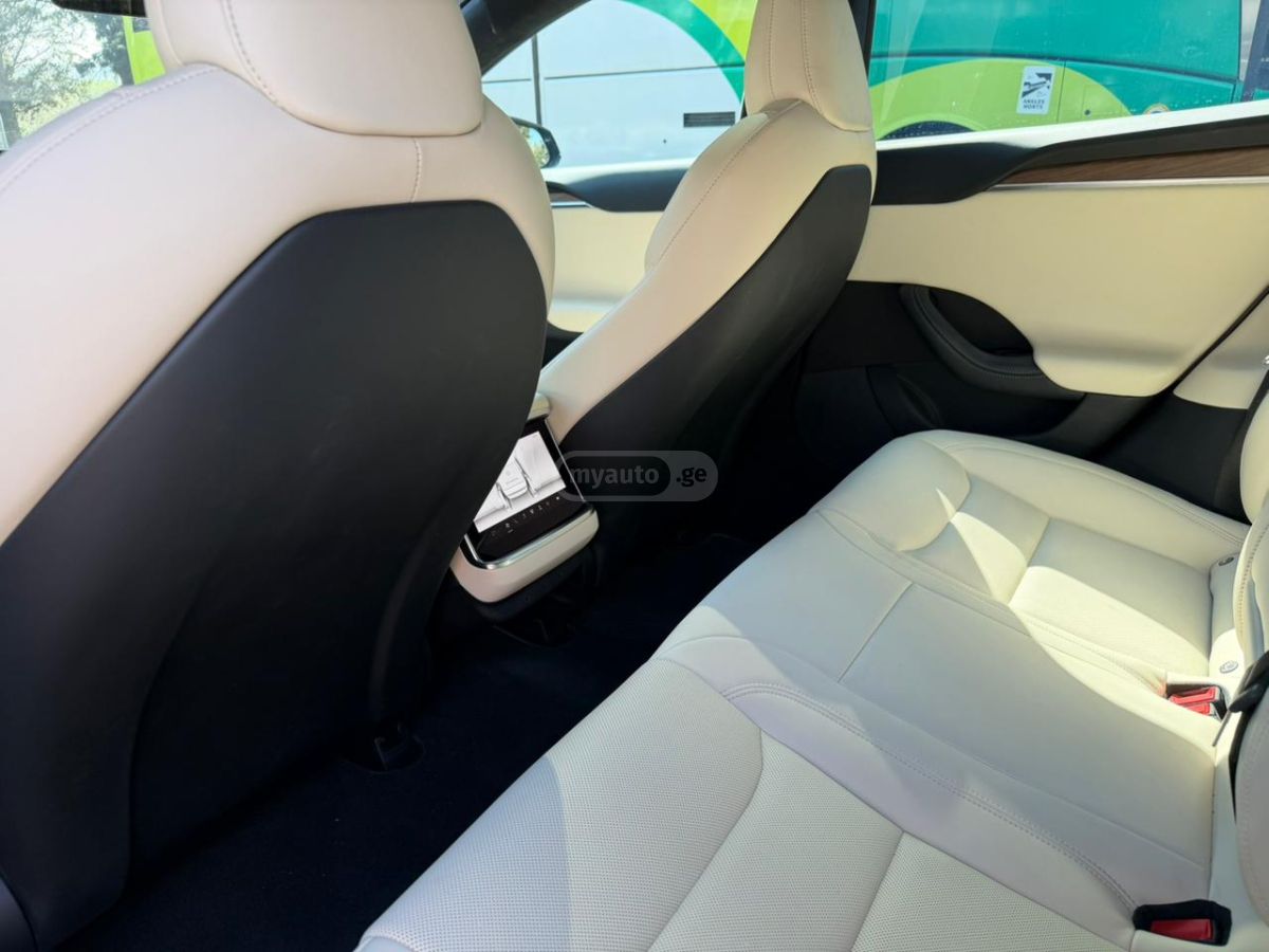 Tesla Model S - фото 6