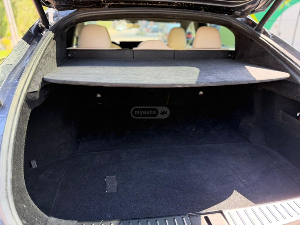 Tesla Model S - фото 8