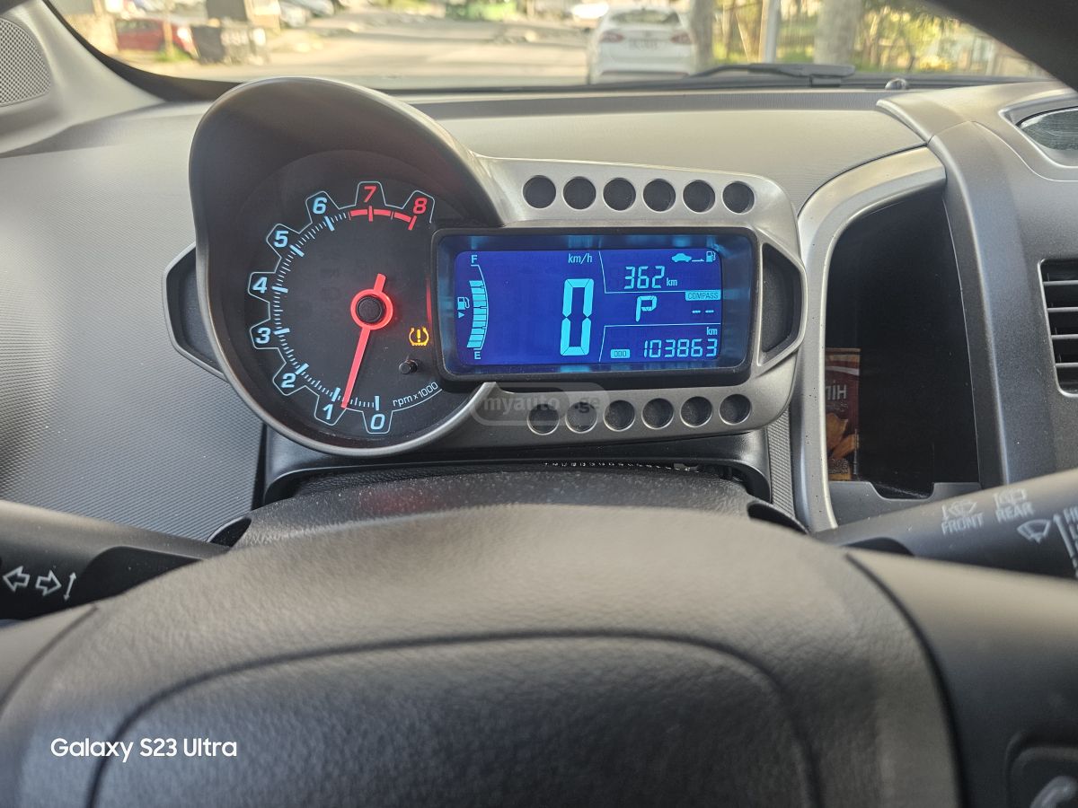 Chevrolet Sonic - фото 10
