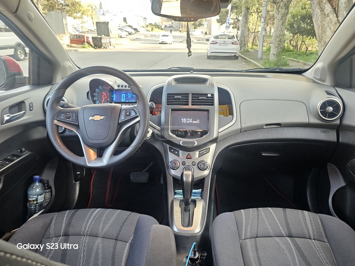 Chevrolet Sonic - фото 12