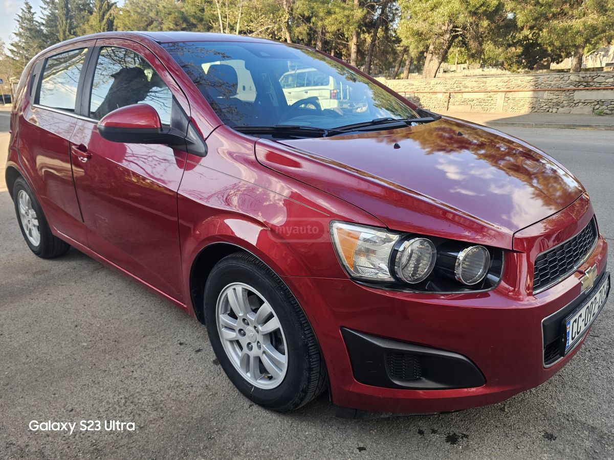 Chevrolet Sonic - фото 3