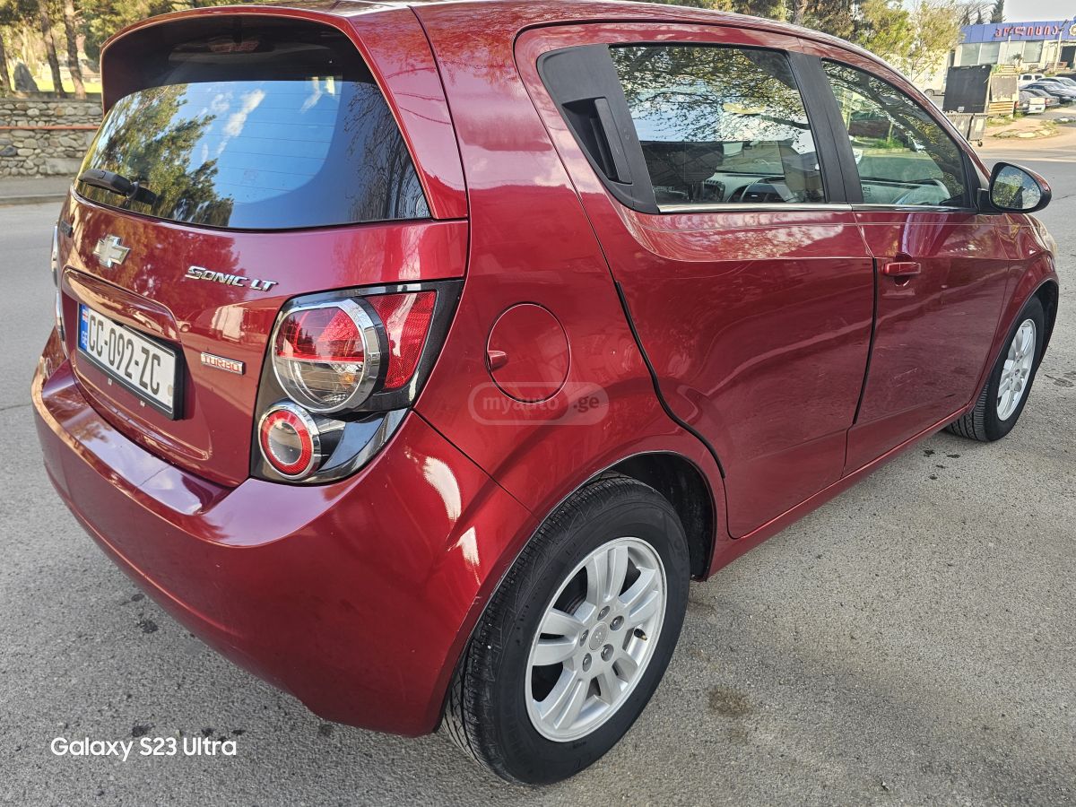 Chevrolet Sonic - фото 4
