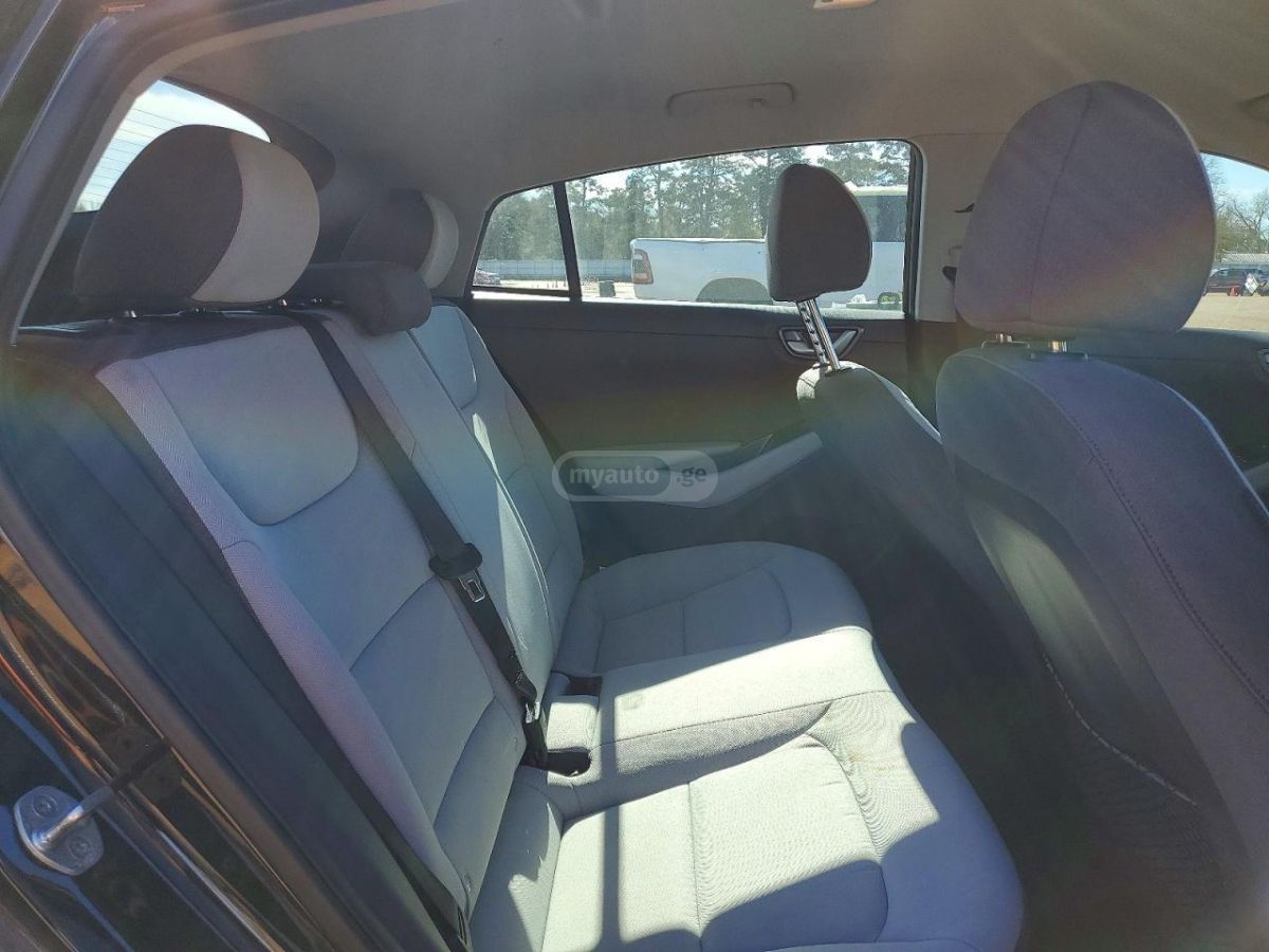 Hyundai Ioniq 2022 — миниатюра 9