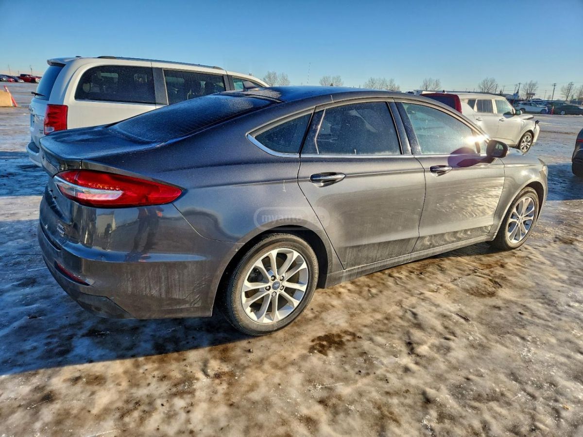 Ford Fusion - фото 3