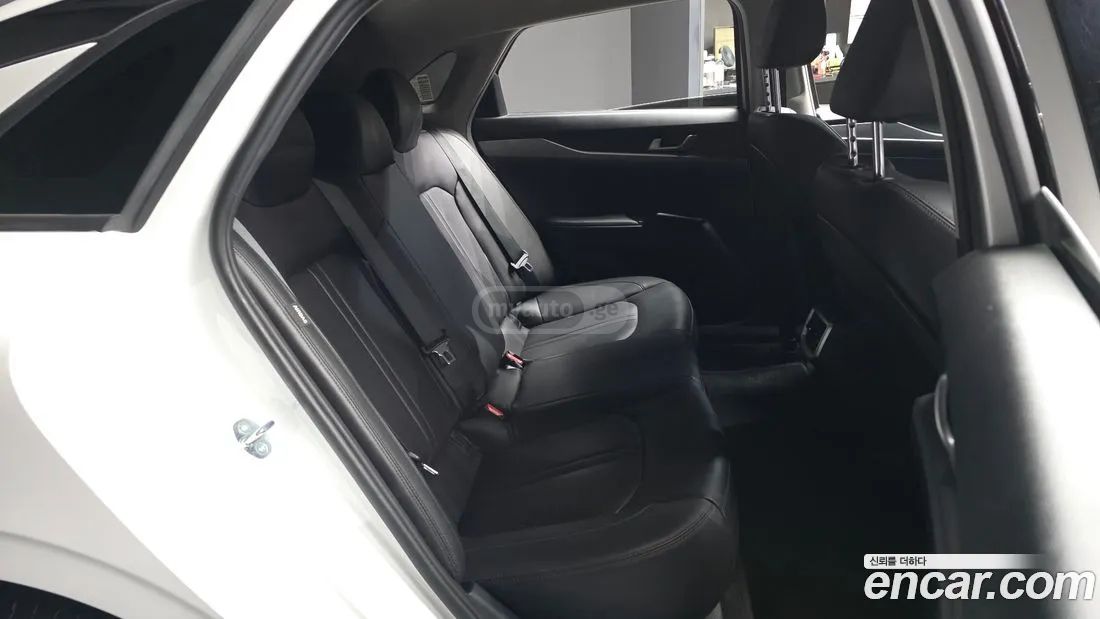 Kia Optima - фото 12