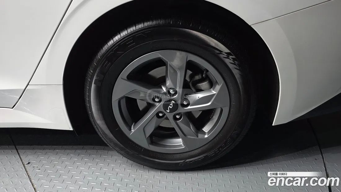 Kia Optima - фото 5