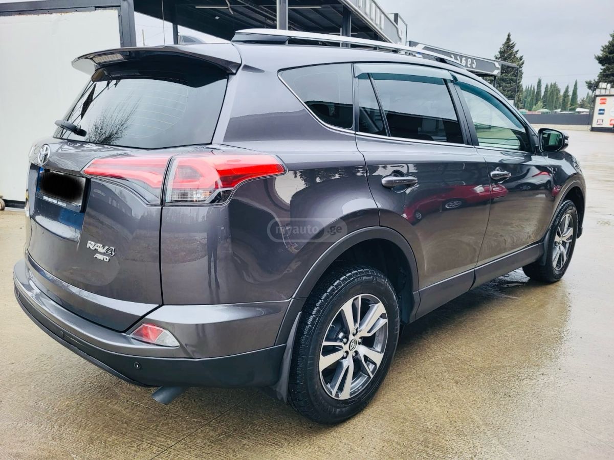 Toyota RAV 4 - фото 3