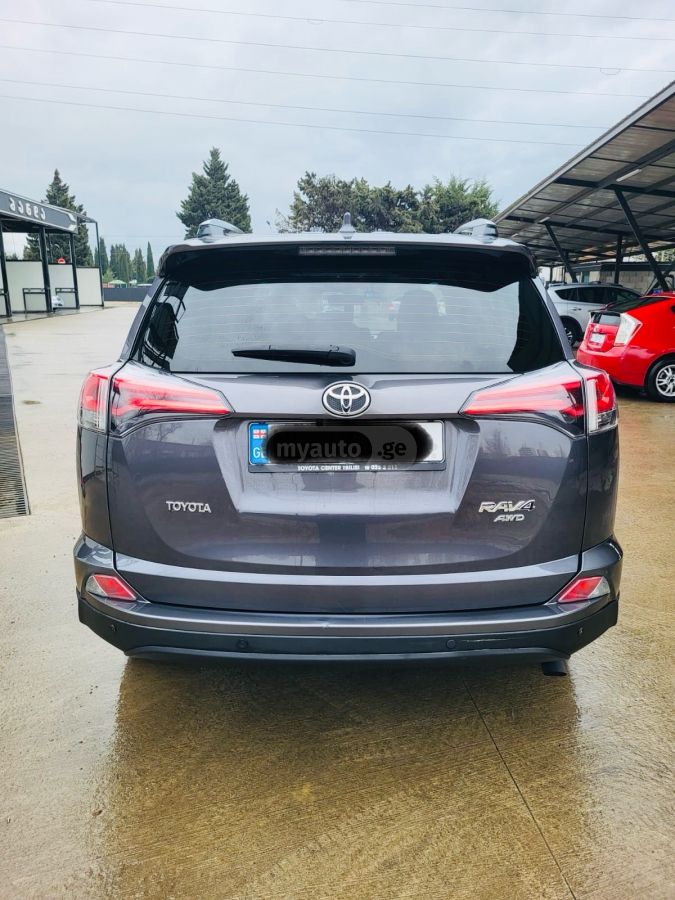 Toyota RAV 4 - фото 5
