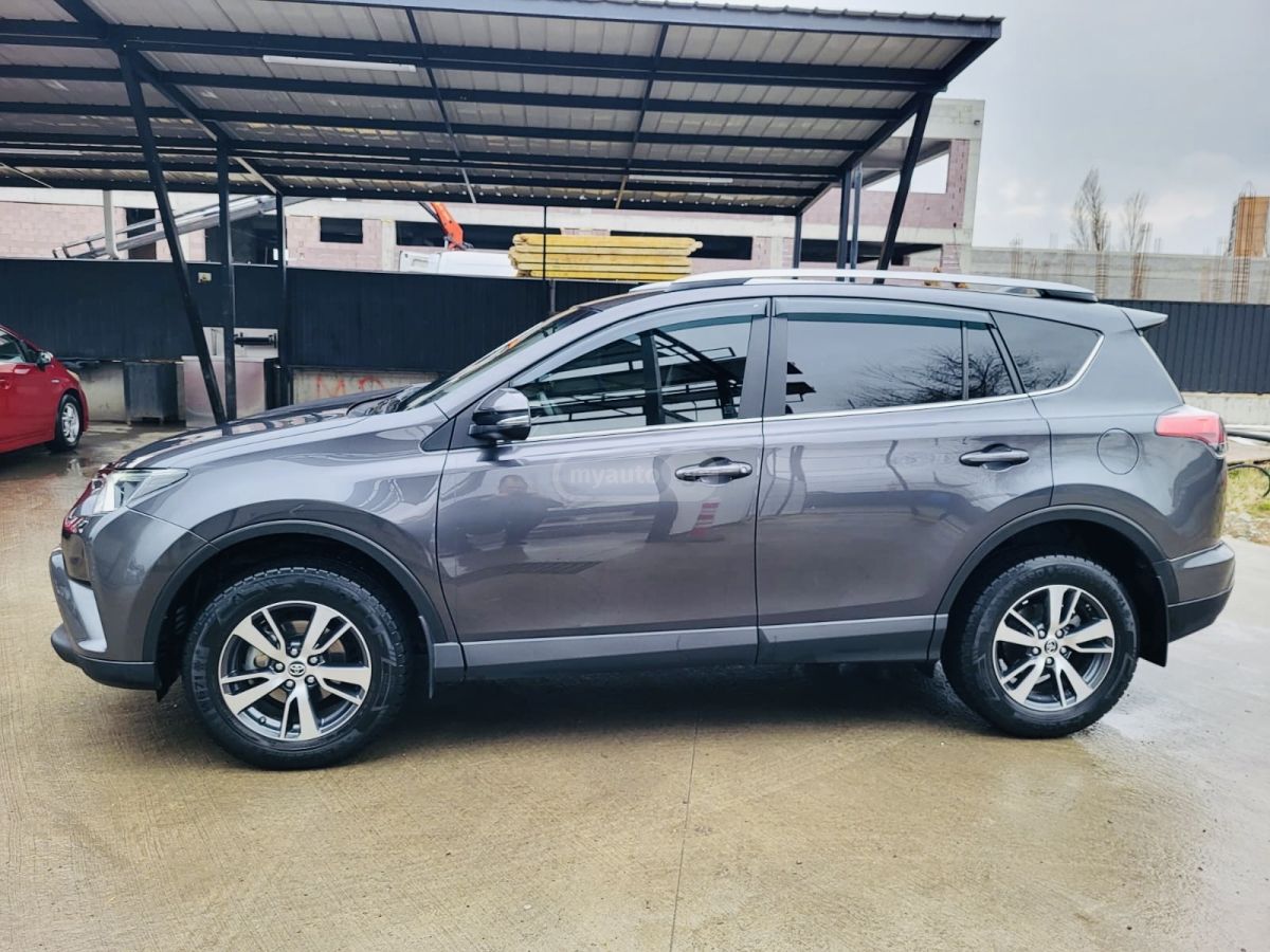 Toyota RAV 4 - фото 6