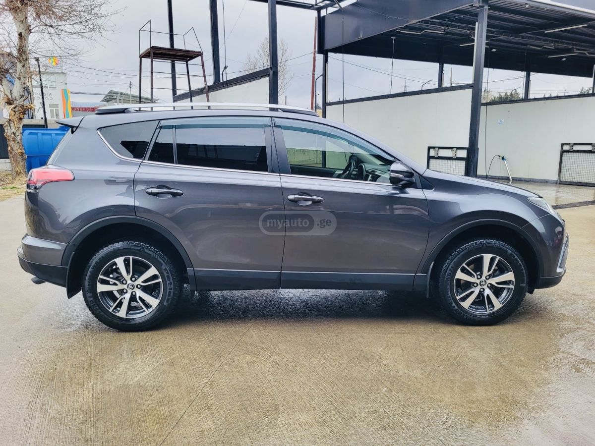 Toyota RAV 4 - фото 7