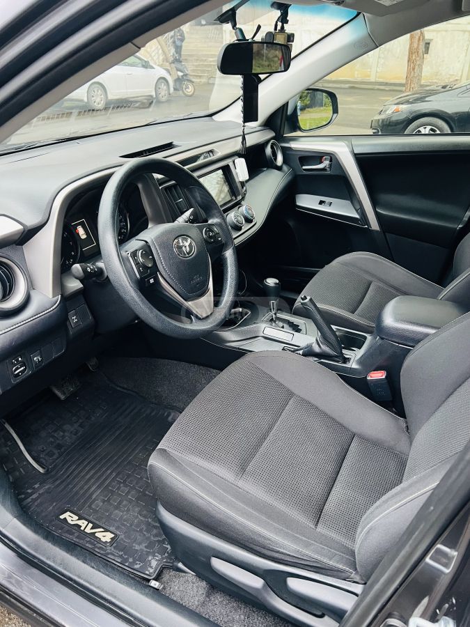 Toyota RAV 4 - фото 8