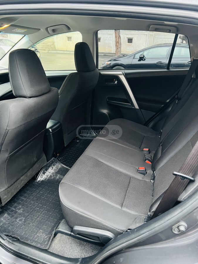 Toyota RAV 4 - фото 9