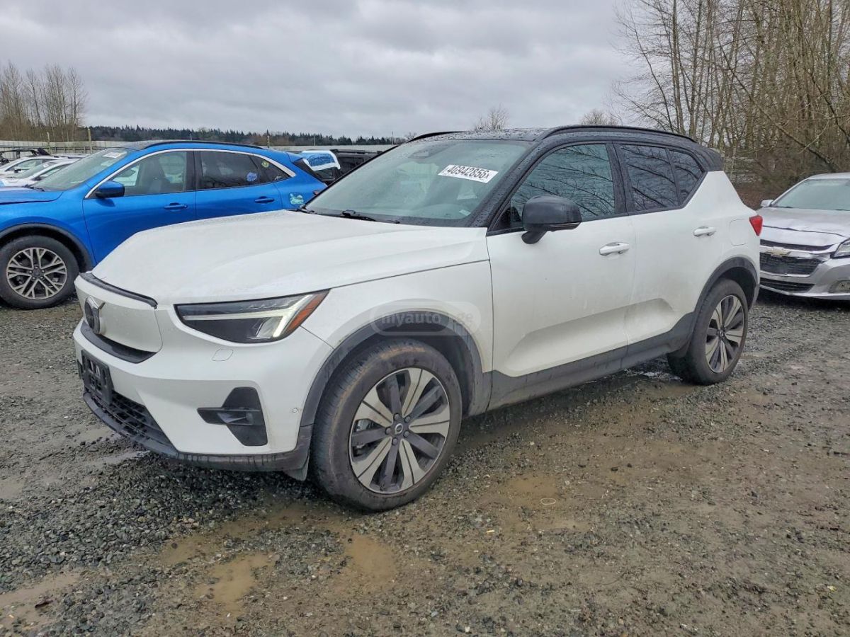 Volvo XC 40 2025 — миниатюра 1