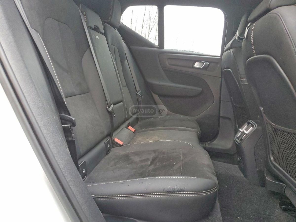 Volvo XC 40 2025 — миниатюра 7