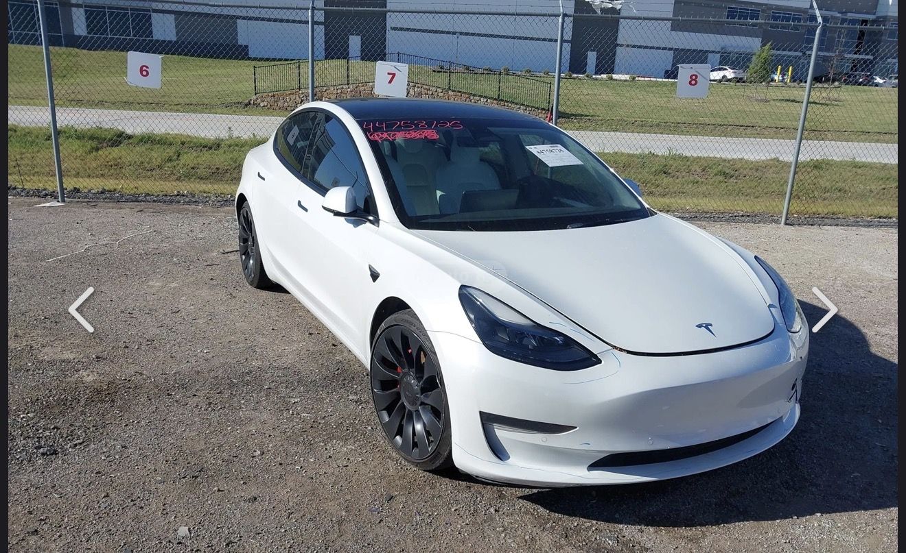 Tesla Model 3 - фото 9