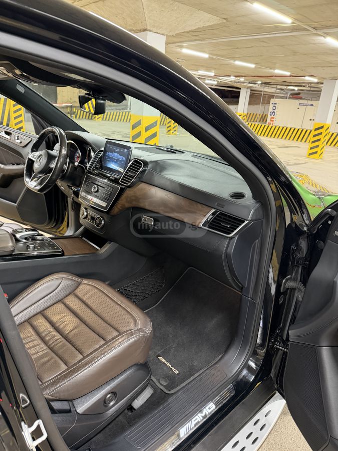 Mercedes-Benz GLE 63 AMG - фото 11