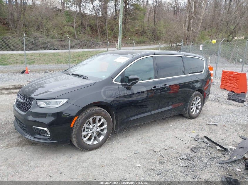 Chrysler Pacifica 2026 — миниатюра 1