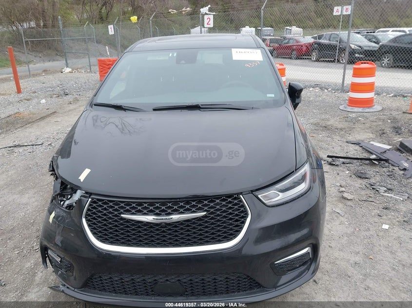 Chrysler Pacifica 2026 — миниатюра 12