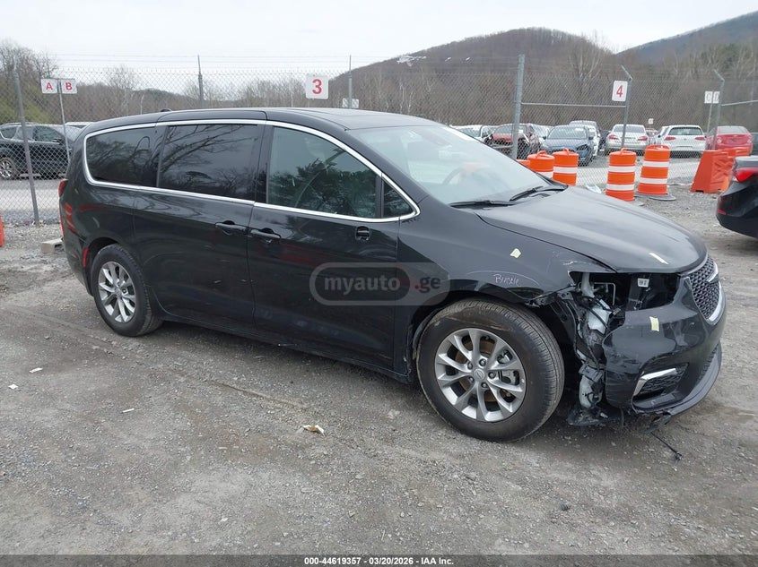 Chrysler Pacifica 2026 — миниатюра 2