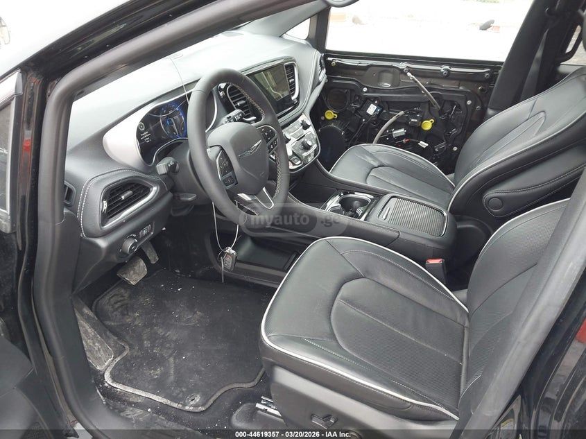 Chrysler Pacifica 2026 — миниатюра 5