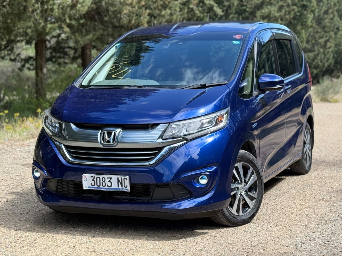 Honda Freed - фото 1