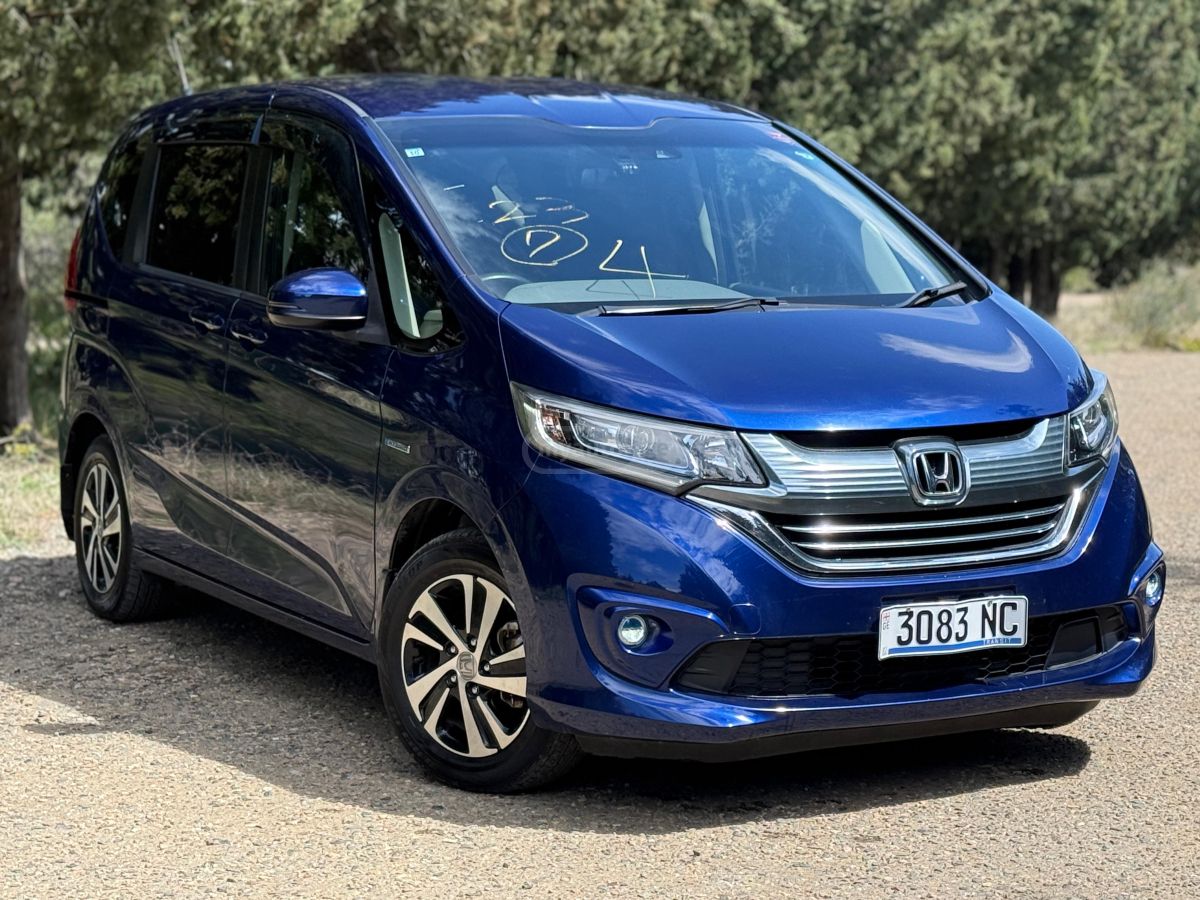 Honda Freed - фото 2