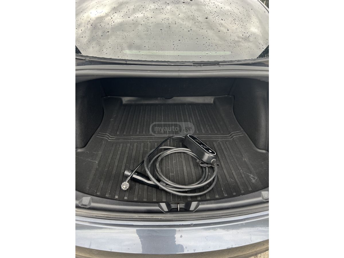 Tesla Model 3 - фото 11