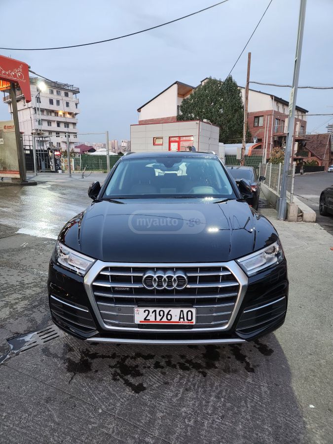 Audi Q5 - фото 1
