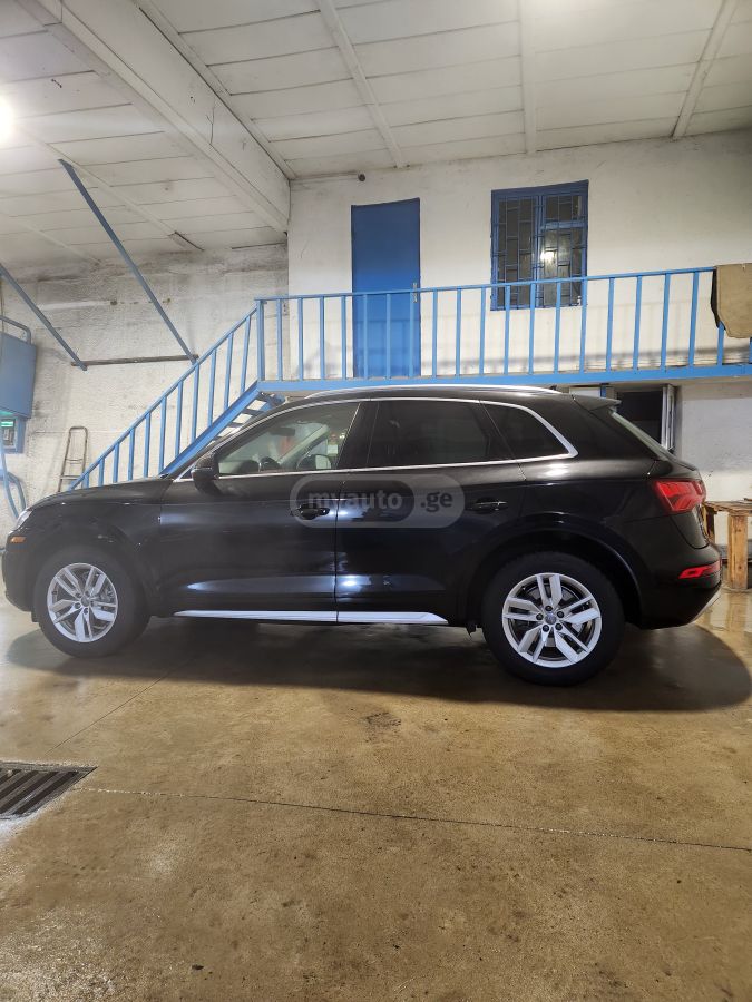 Audi Q5 - фото 9