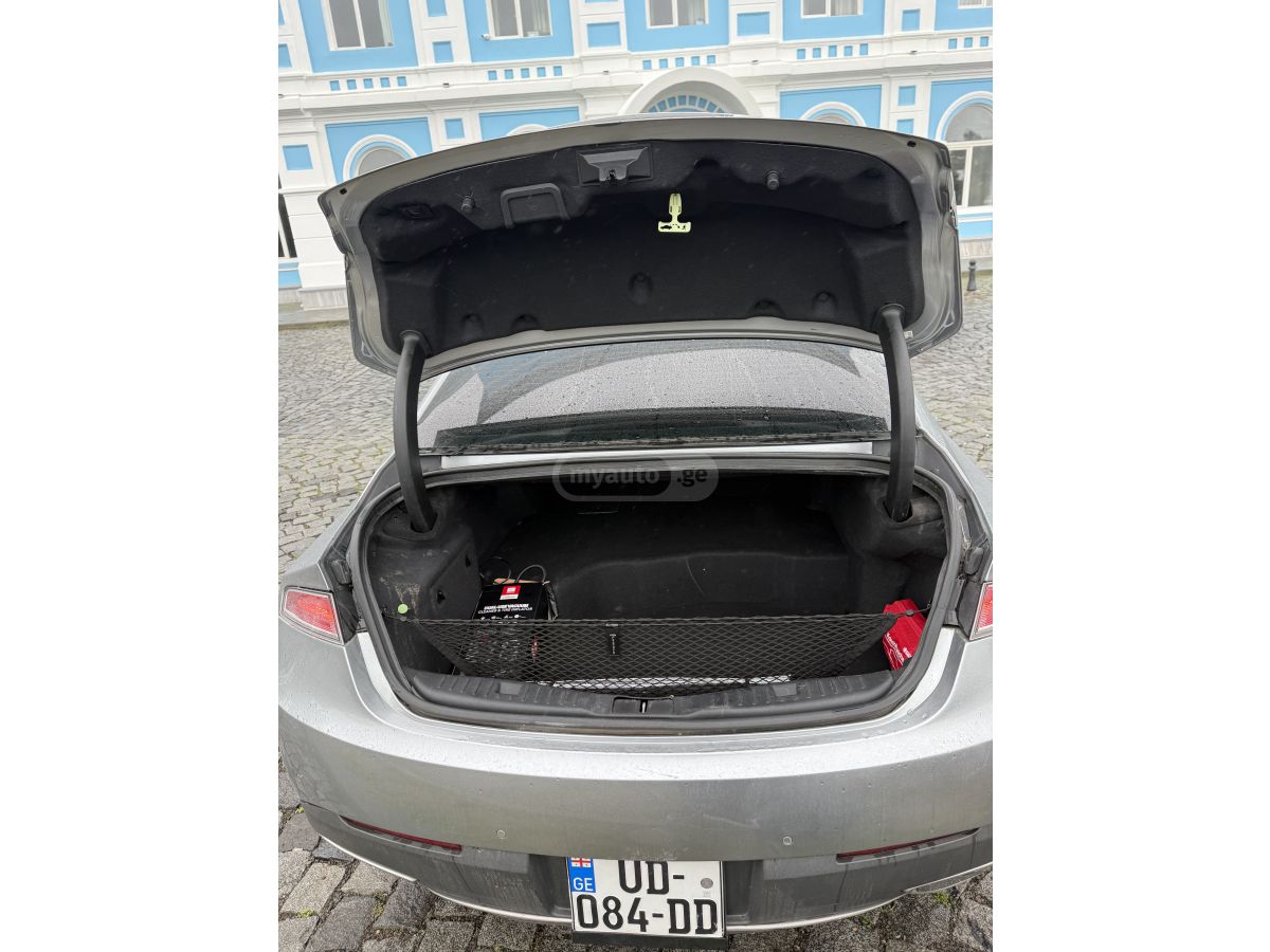 Lincoln MKZ - фото 8