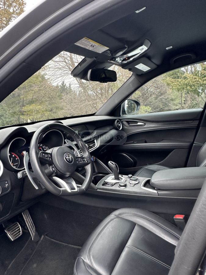 Alfa Romeo Stelvio 2023 — миниатюра 8