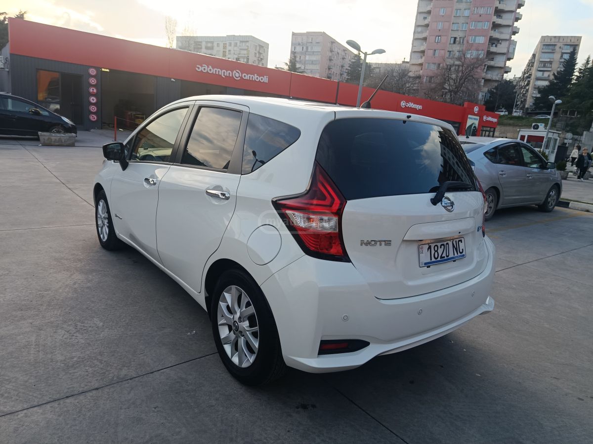 Nissan Note - фото 4