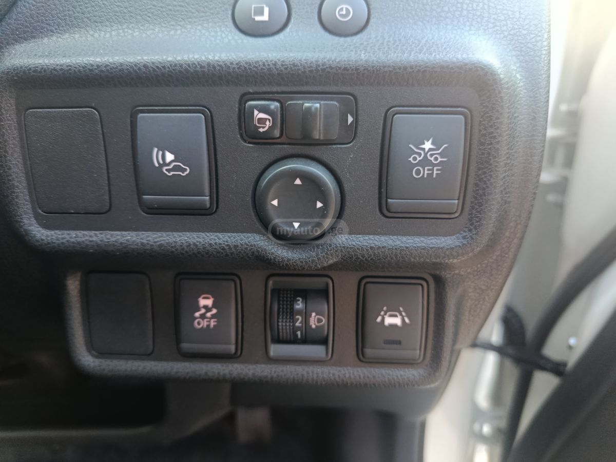 Nissan Note - фото 9