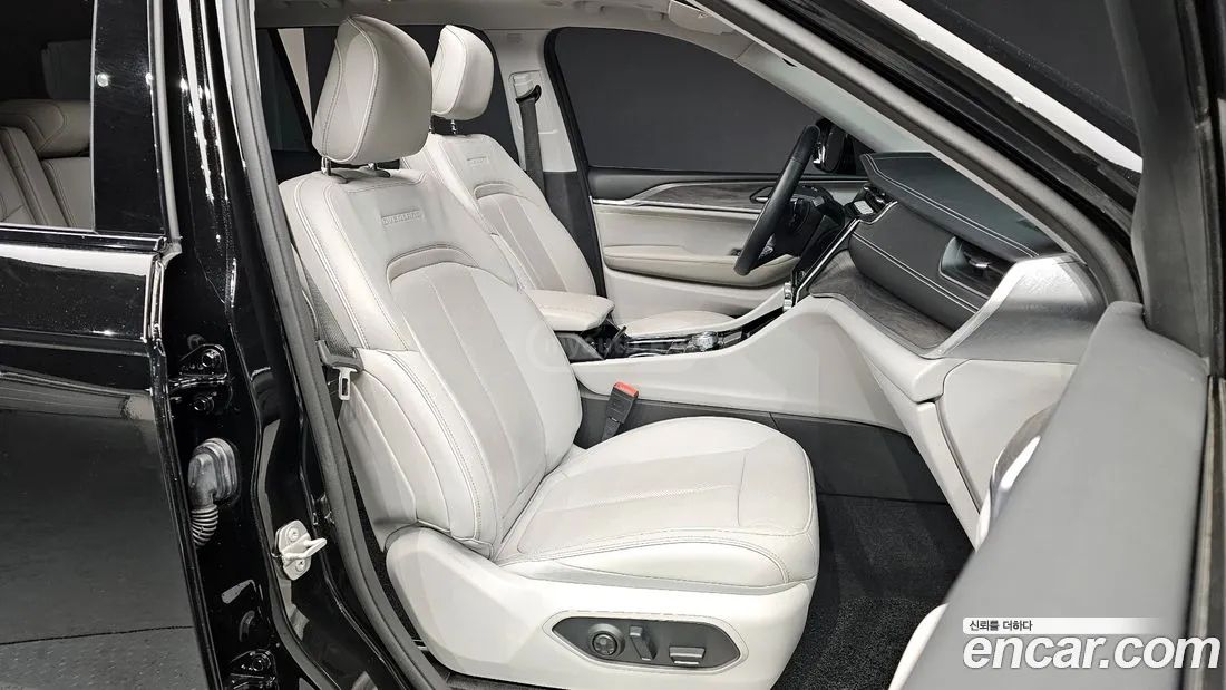 Jeep Grand Cherokee - фото 10