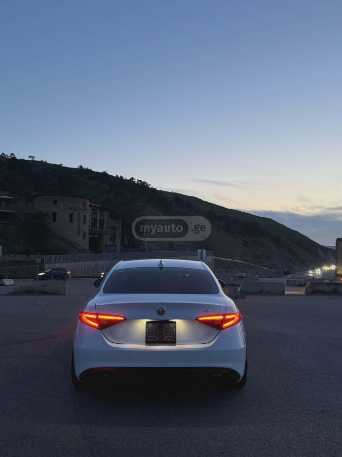 Alfa Romeo Giulia - фото 3