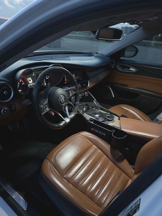 Alfa Romeo Giulia - фото 8