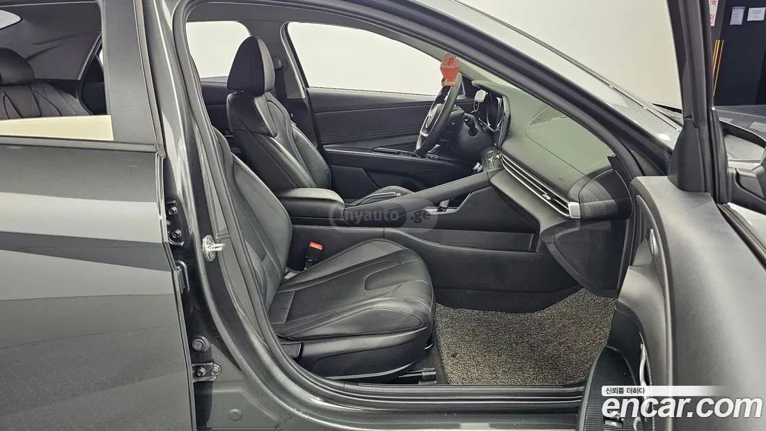 Hyundai Elantra - фото 10