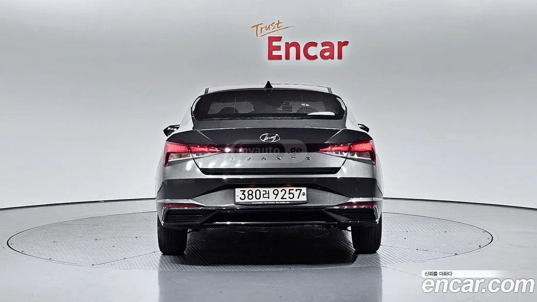 Hyundai Elantra - фото 4