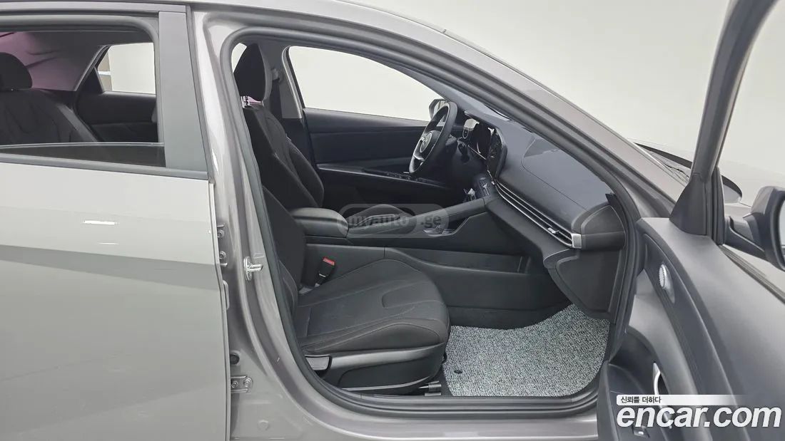 Hyundai Elantra - фото 11