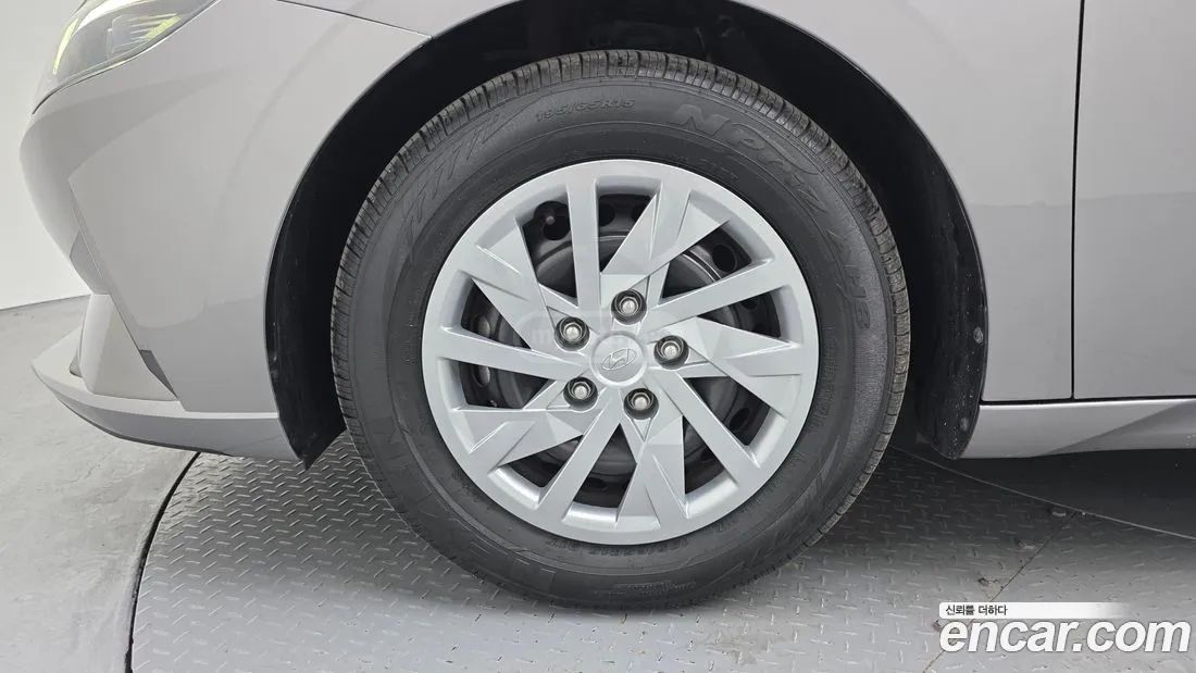 Hyundai Elantra - фото 5