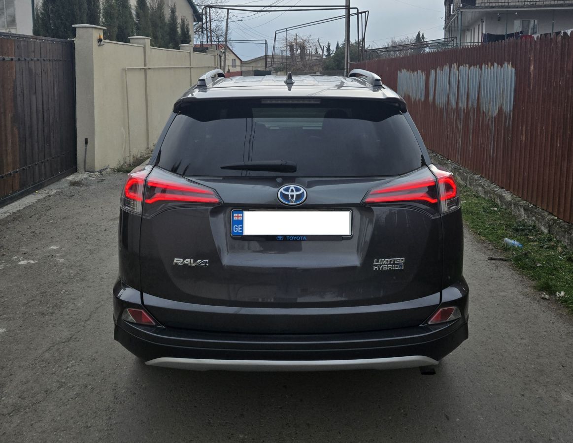 Toyota RAV 4 - фото 1