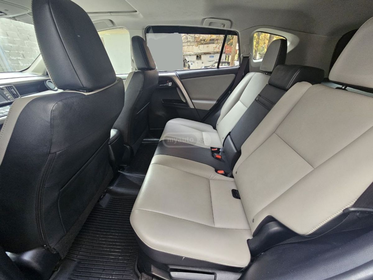 Toyota RAV 4 - фото 10