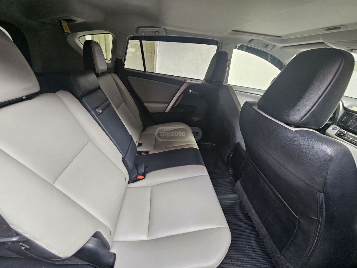 Toyota RAV 4 - фото 12